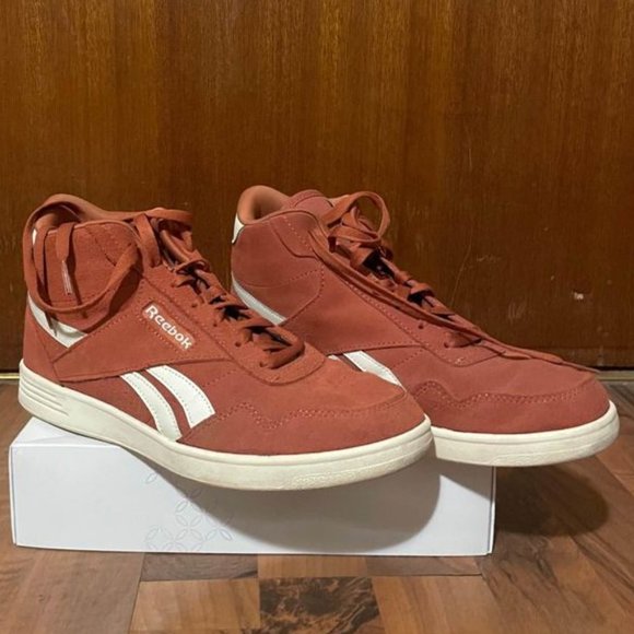 REEBOK HI TOP SNEAKERS IN BURNT ORANGE WOMENS SIZE 10 US - Picture 1 of 4